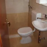 度假居 Robinson Style House Zrnovo