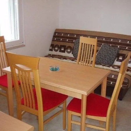 בית נופש Robinson Style House *