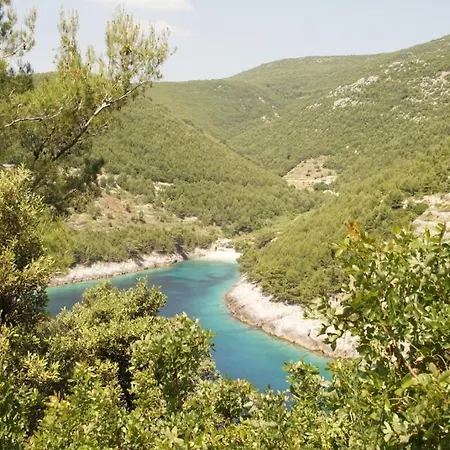 بيت للعطل Robinson Style House Zrnovo