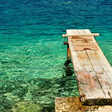 Robinson Style House بيت للعطل Zrnovo