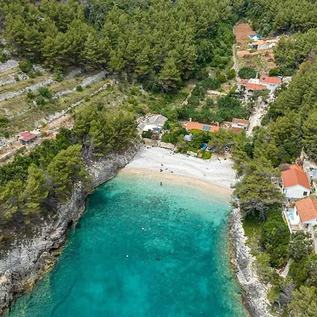 Robinson Style House بيت للعطل Zrnovo