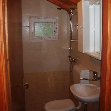 بيت للعطل Robinson Style House *